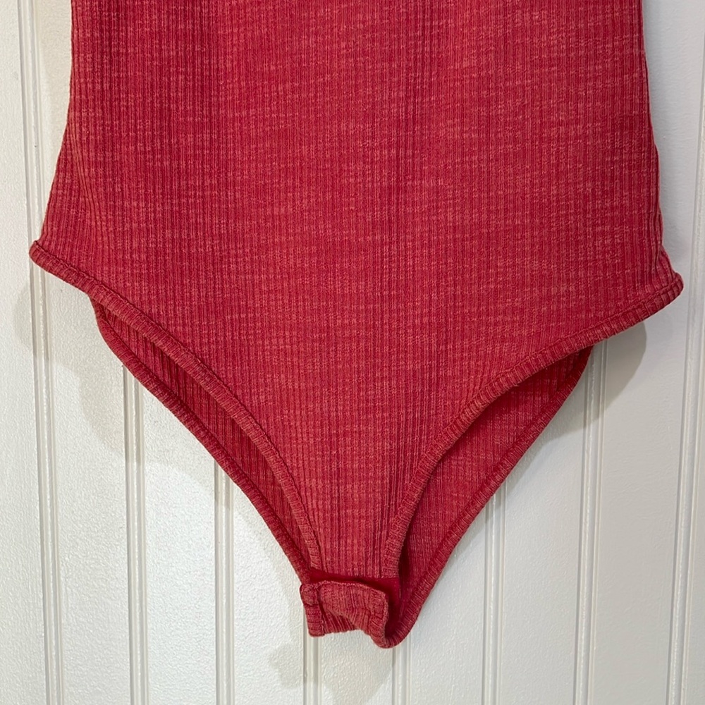 POL women’s Ribbed Ruffle Cami Bodysuit NWOT - Picture 4 of 11